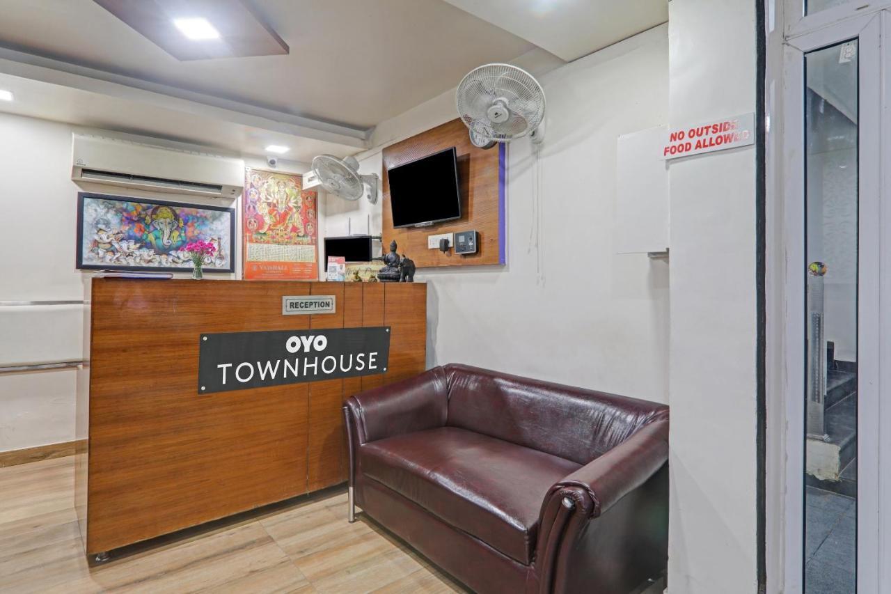 Townhouse 1150 Hotel Dayal Palace Chinhat Exterior photo